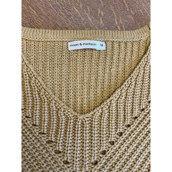 Moon & Madison Women's Cropped Oversized Sweater – Size Medium - Picture 4 of 8